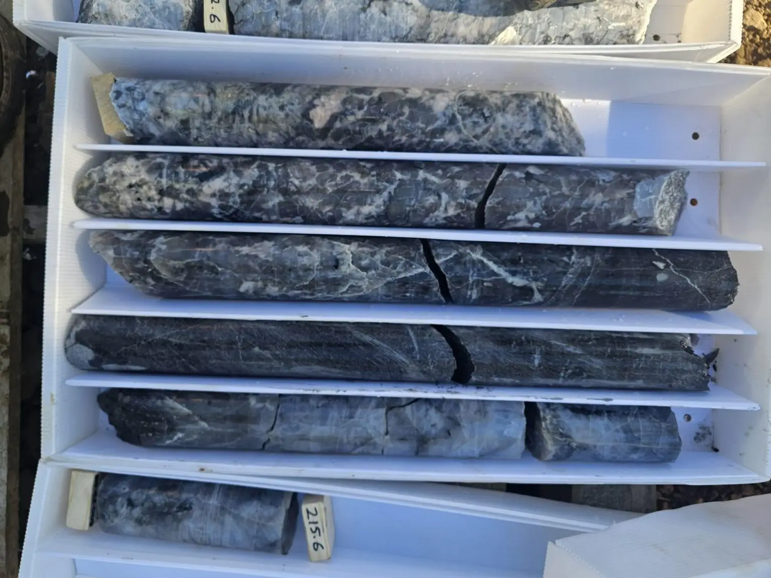 High-integrity HQ drill core with minimal loss and strong structural control
